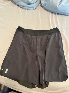 On Running Black Lightweight Men's Running Shorts - M